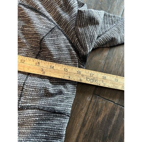 Lululemon Base Runner 1/2 Zip Black Gray Women’s Size 8 - Picture 9 of 10